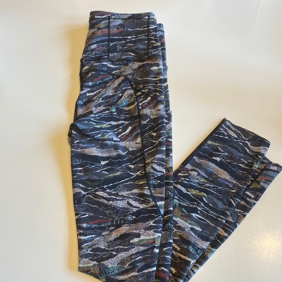 Lululemon Fast and Free leggings size 4 - Picture 1 of 2